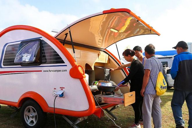 人用“移动成本”置换“固定支出”！冰球突破游戏网站房车卖爆了：年轻(图3)