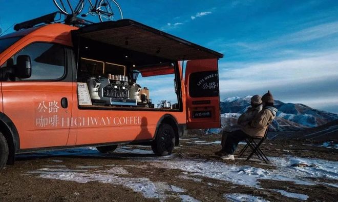 人用“移动成本”置换“固定支出”！冰球突破游戏网站房车卖爆了：年轻(图5)